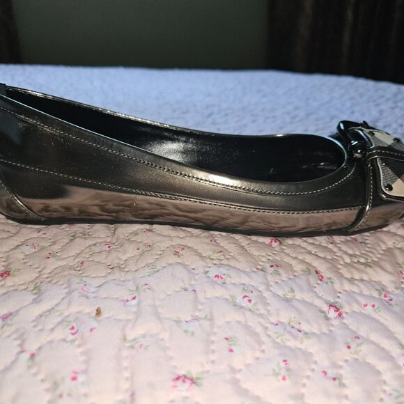 Burberry Metallic Flats with Buckle Detail. - Picture 5 of 9